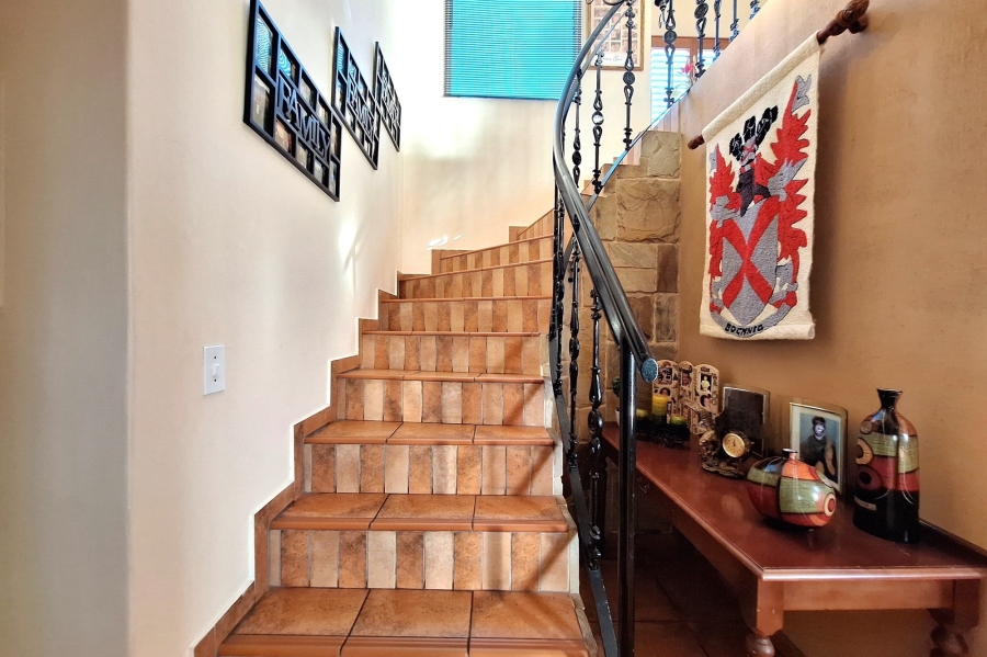 5 Bedroom Property for Sale in Golden Mile Western Cape